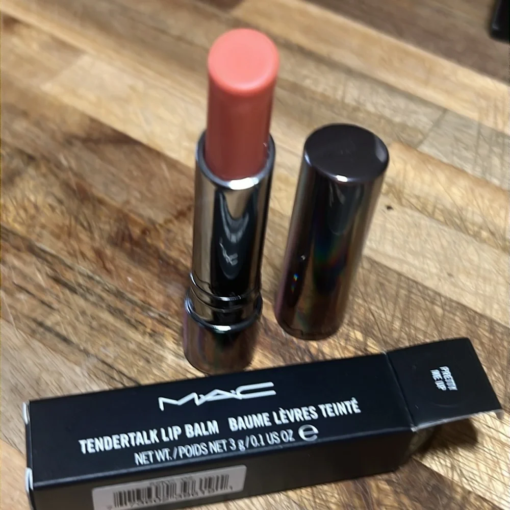 ♣️🌙Mac Pretty Me Up Tendertalk Lip Balm